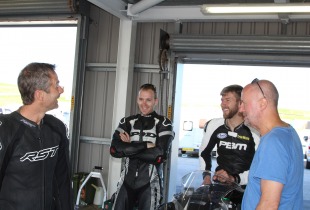 Dan Linfoot joking with fellow coaches James Whitham and Ian Hutchinson.